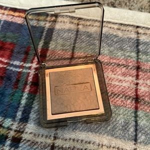 Nabla skin bronzing in Ambra